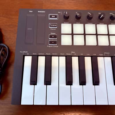 Novation LaunchKey Mini MIII Keyboard Controller + MIDI Dongle! image 2