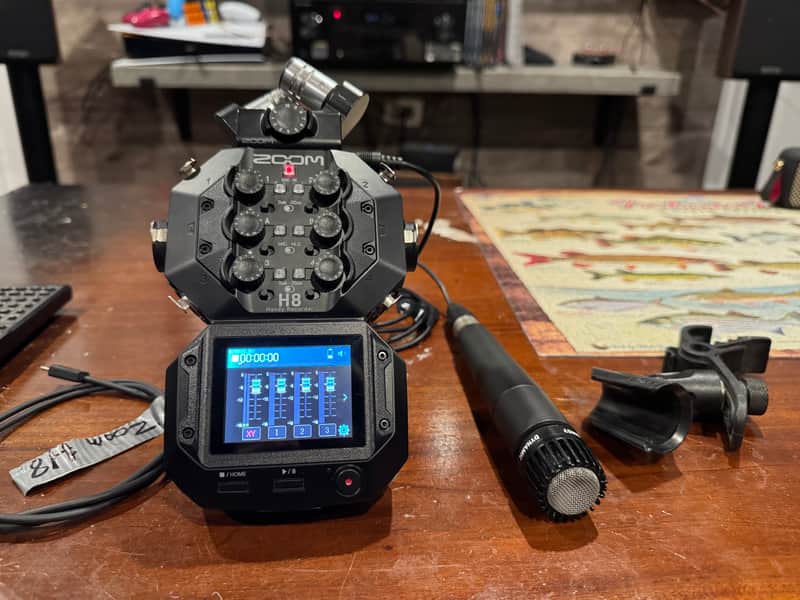 Zoom H8 12-Track Portable Audio Recorder 2020 - Present - Black image 1