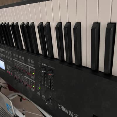 Yamaha MOXF8 Production Synthesizer 2013 - Present - Gray image 5