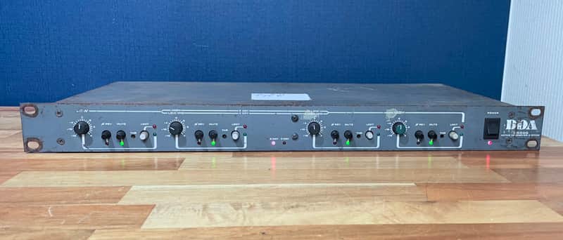 DDA DD500 Stereo 2-Way Mono 3/4-Way Crossover Unit image 1
