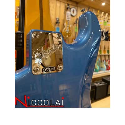 Fender American Professional Classic Stratocaster HSS, Maple Fingerboard, Faded Lake Placid Blue image 13