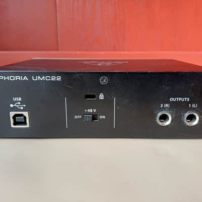 Behringer U-Phoria UMC22 USB Audio Interface 2013 - Present Black image 2
