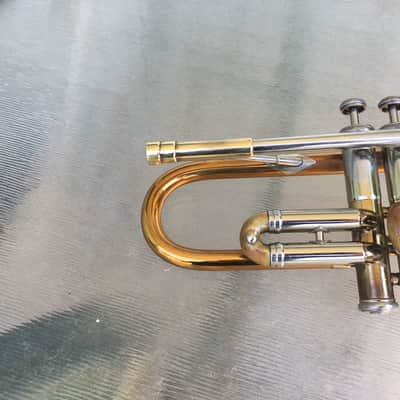 SUMMER DEAL RARE LARGE BORE HOLTON MODEL 51 TRUMPET ORIGINAL FINISH COMPRESSION FINE LARGEST BORE HOLTON MADE ELKGART MADE WITH GOOD CASE image 9