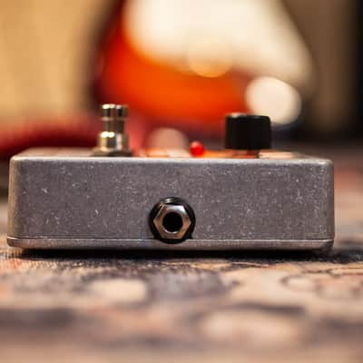Electro-Harmonix Nano Signal Pad Attenuator - Guitar Effects Pedal image 7
