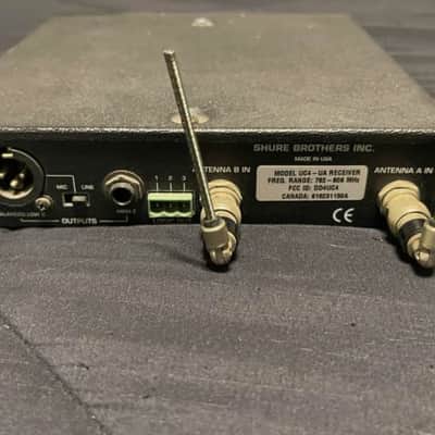 Shure UC Wireless System for Guitar or Mic, UC4-UA Receiver and UC1 Transmitter Black image 2