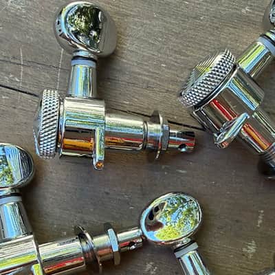 Reverend 6 In Line Locking Tuners, pin-lock image 2