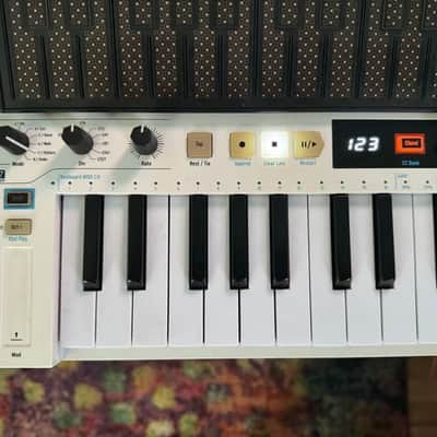 Arturia KeyStep 37 MIDI Controller 2021 - 2025 - White image 2