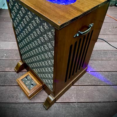 Rotary Connection 2 speed portable Leslie/Rotary lite up guitar speaker cab with 2 button footswitch! BIG CTS 15x9 vintage speaker inside. 2 inner bulbs that change with the speed changes. Real vintage hardwoods. 2026 - Wood image 3