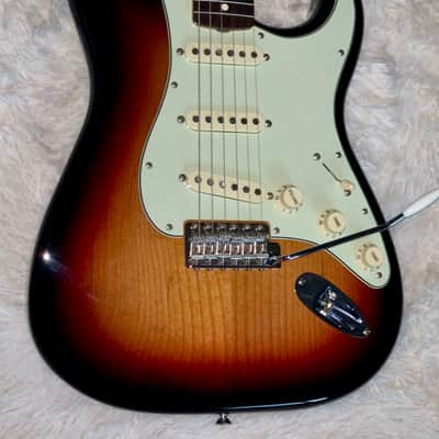 2017 Fender Classic  '60s  Stratocaster with  Rosewood Fretboard  electric guitar image 3