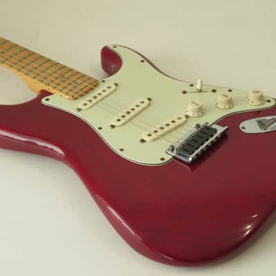 1998 Fender American Deluxe Stratocaster in Cranberry Transparent image 11