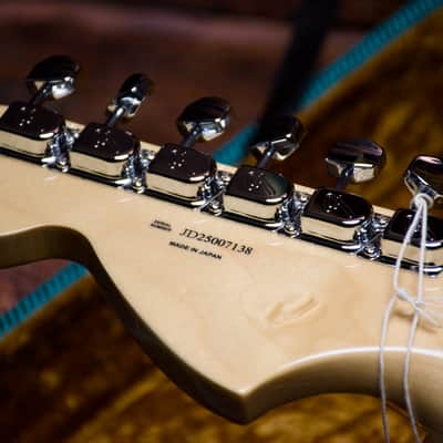 Fender FSR Made in Japan Traditional 60s Jaguar Guitar 2024-25 - Lake Placid Blue Metallic image 14