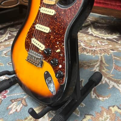 Fender Player II Stratocaster SSS 2024 - Present - 3-Color Sunburst image 2