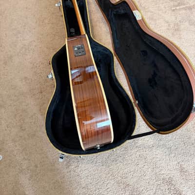 Washburn WD250SWCE Dreadnought Cutaway with Electronics 2010s - Natural image 4