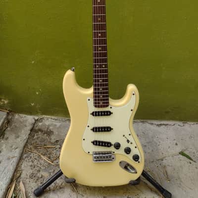Fernandes The Revival JAPAN Stratocaster RST50 Olympic White w/ original case image 3