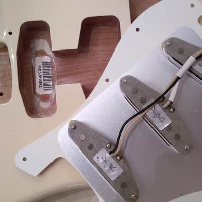 Fender Stratocaster (Official Jimi Hendrix Body) Custom Shop '69 P/U's Fender Maple Neck HSC image 13