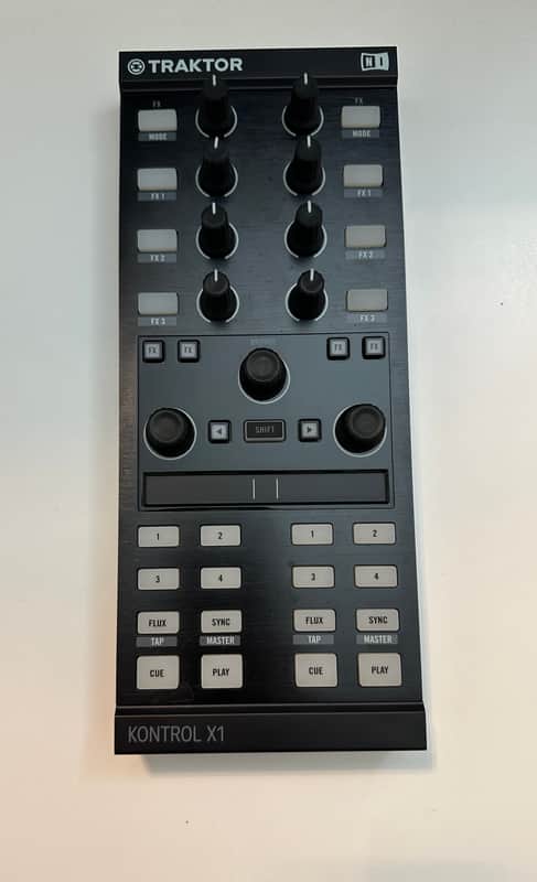 Native Instruments Kontrol X1 MK2 + Controller Stand + Sleeve image 1