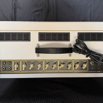 Vox AC 30C2, 30-Watt, 2 x 12" Guitar Combo Amp Limited Edition White Bronco image 2