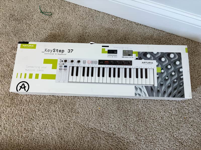 Arturia KeyStep 37 MIDI Controller 2021 - 2025 - White image 1