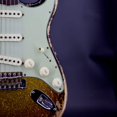 Fender Custom Shop 1963 Stratocaster® Super Heavy Relic® - Super Faded Aged 3-Color Sunburst Sparkle image 5