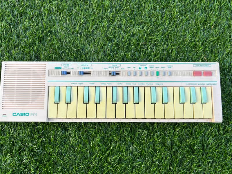 Casio PT-1 29-Key Mini Synthesizer 1982 - 1988 Ultra Rare Pastel