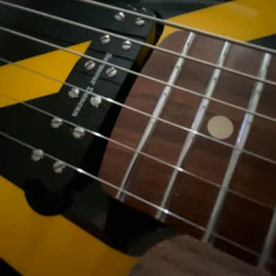 Bumblebee Yellow and Black EVH Build image 11