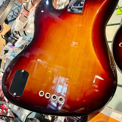 Fender American Deluxe Jazz Bass with Rosewood Fretboard 2010 - 2016 - 3-Color Sunburst image 3