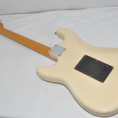 Fender Japan Stratocaster, serial number E Electric Guitar Ref. No 6887 image 10