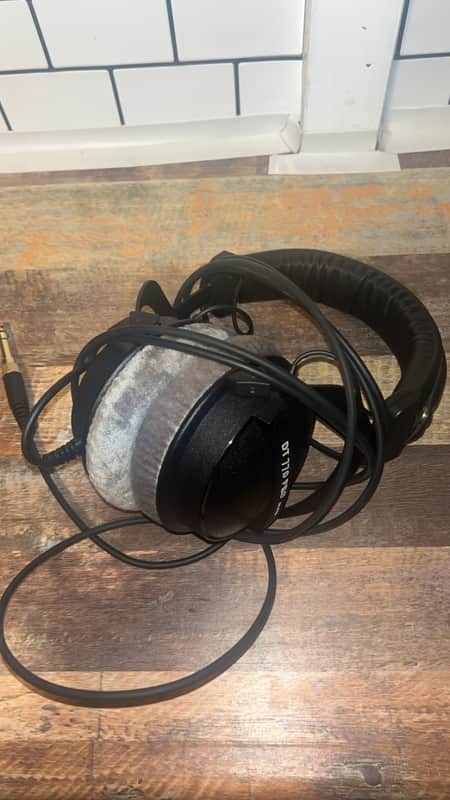 Beyerdynamic DT 770 Pro 80 Ohm 2010s - Black imagen 1