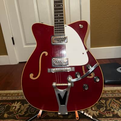 1966–67 Martin GT-75 Burgundy finish.  Comes/w Carrying case– All Original w/ DeArmond Pickups & Bigsby image 1