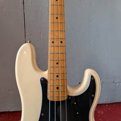 Fernandes Precision 1978 - Stone Logo image 3