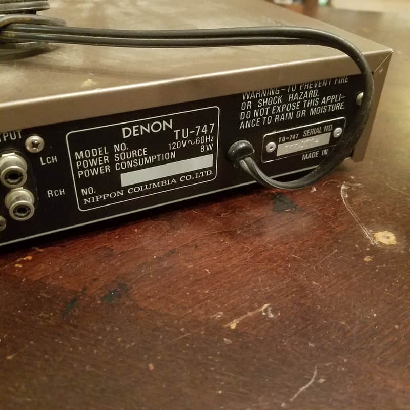 Denon TU-747 Stereo AM FM Tuner Quartz Lock 1980's - Japan Silver