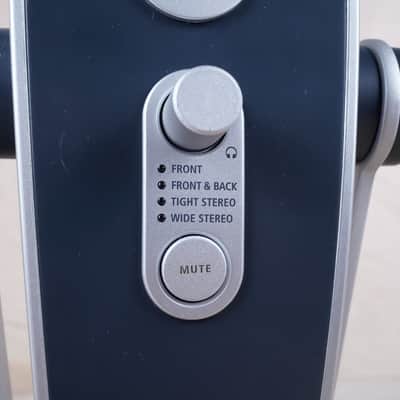 AKG Lyra Multipattern USB Condenser Microphone Dark Blue / Silver w/ Cable image 7