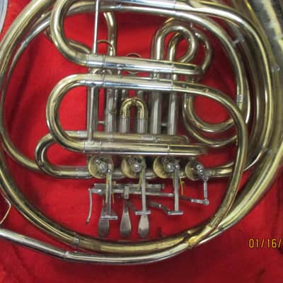 Double French horn with case and mouthpiece image 6