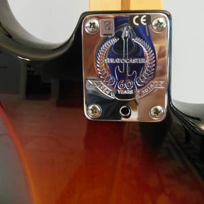 Fender American Standard Stratocaster, Left handed - 3-color Sunburst, Maple Fingerboard 2014 image 5