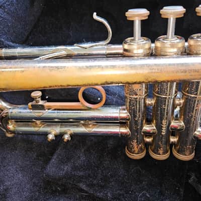 Reynolds Medalist Trumpet, USA, Brass with 7C mouthpiece, case, good condition image 8
