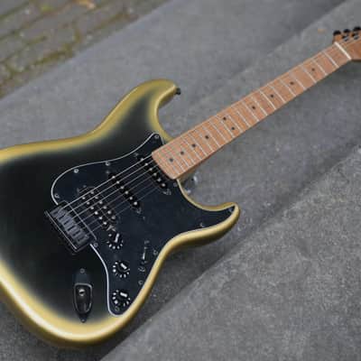 Fender Limited Edition American Professional II Stratocaster HSS - Gold Night image 10