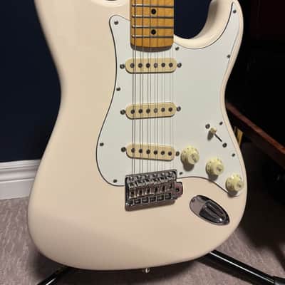 Fender JV Modified '60s Stratocaster 2022 - Present Olympic White w/ Hardshell case image 4