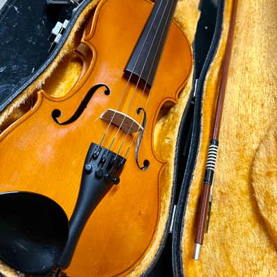Suzuki Violin 1/4 image 2