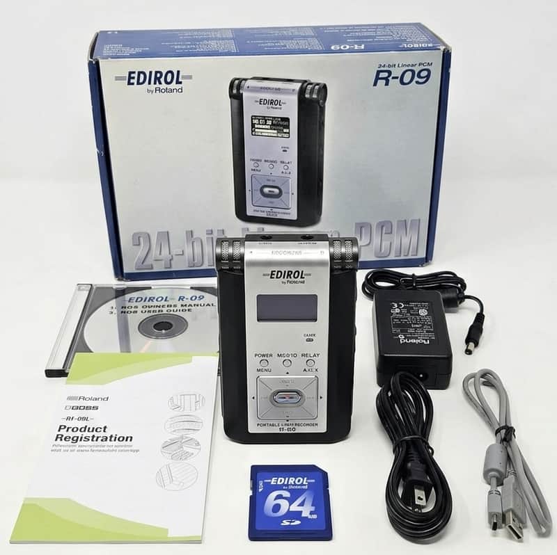 Roland Edirol R-09 24-Bit Wave/MP3 Portable Voice Recorder Complete Japan image 1