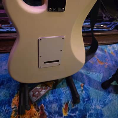 Fender American Special Stratocaster with Maple Fretboard 2015 - 2018 - Olympic White image 16