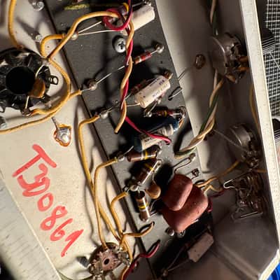 Fender Champ "Drip Edge" 2-Channel 6-Watt 1x8" Guitar Combo 1968 - 1969 - Silverface image 4