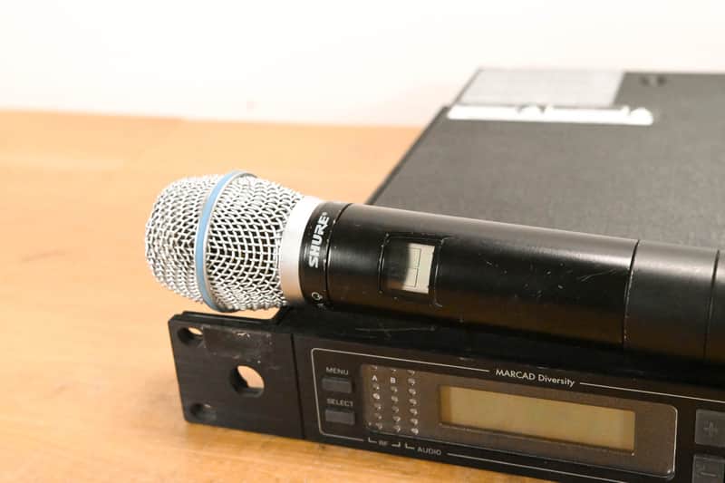 Shure U4D-J4 Wireless Receiver w/ two U2/BETA87A Handheld Mics