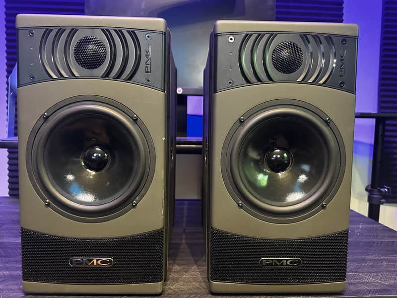 PMC Result6 Active Studio Monitors Pair – One Working, One Protect Mode image 1