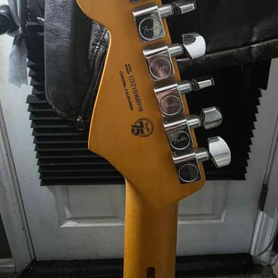 Fender American Professional II Stratocaster with Maple Fretboard 2020 - Present - 3-Color Sunburst image 4