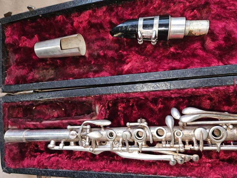 Elkhart Cavalier metal clarinet, USA, Silver-finish with case