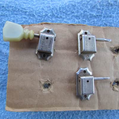 3 Vintage Gibson Deluxe Tuning Machines Made By Kluson 1 Treble Side 2 Bass Side Kluson Made Gibson Deluxe Tuners NEEDS BUTTONS! Vintage Kluson Tuners image 1