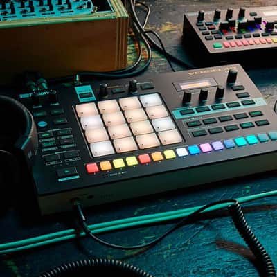 Roland Verselab MV-1 Song-Production-Studio / Arranger - Sampler - Synthesizer - Effects & Vocal FX engines image 4