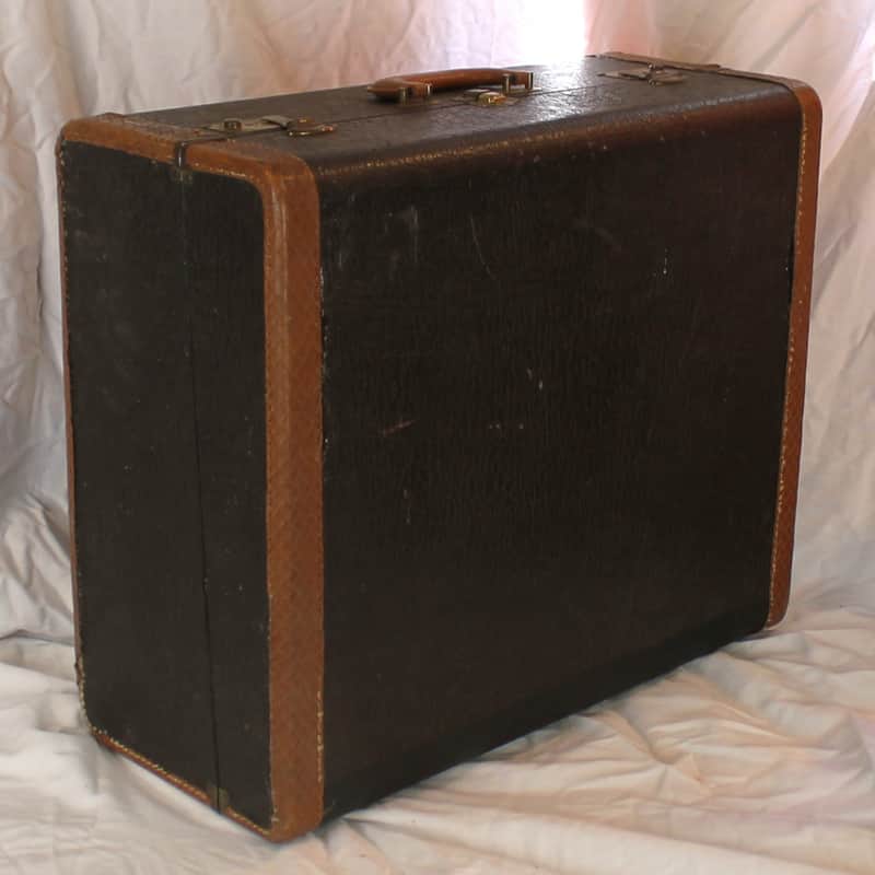 Black Italian Hard Case for Accordion 21.50" x 18" x 9.50" (54.50cm x 45.75cm x 24cm) image 1