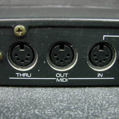 Roland GR-50 Rack Mountable MIDI Guitar Synthesizer W/ GK-2 Pickup image 9