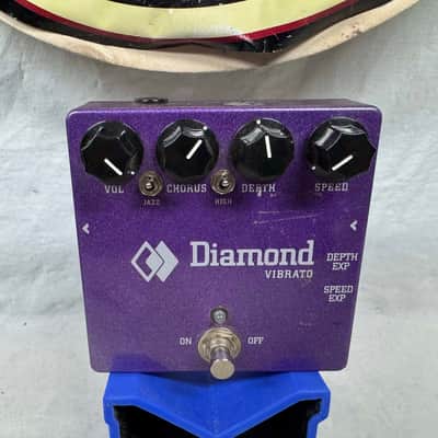 Diamond Effects Vibrato v1 Chorus Vibrato Pedal with Power Supply image 2